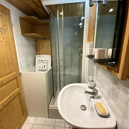 Appartement Charmant Studio Avec Balcon Et Parking *